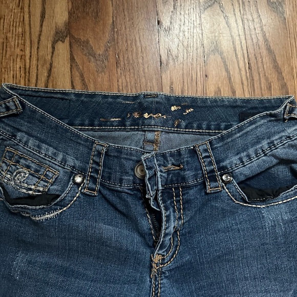 Seven7 Low Rise Boot Cut Jeans Blue Medium Wash Whiskered Stretch Pockets Denim - Picture 3 of 13